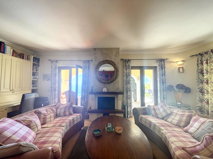 Image No.11-4 Bed Villa for sale