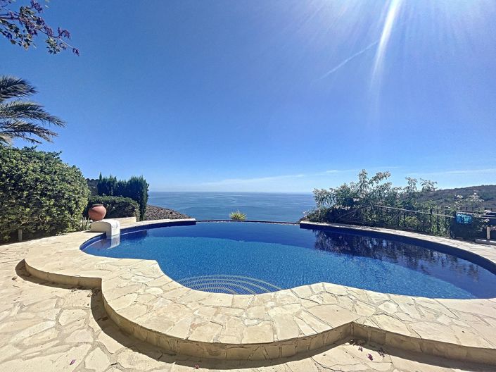 Image No.1-4 Bed Villa for sale