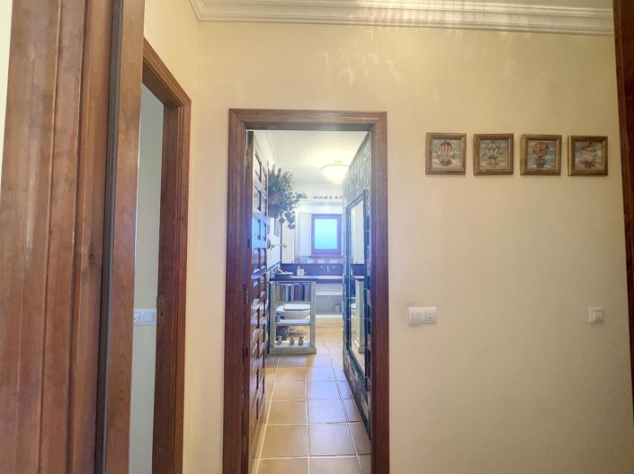 Image No.18-4 Bed Villa for sale