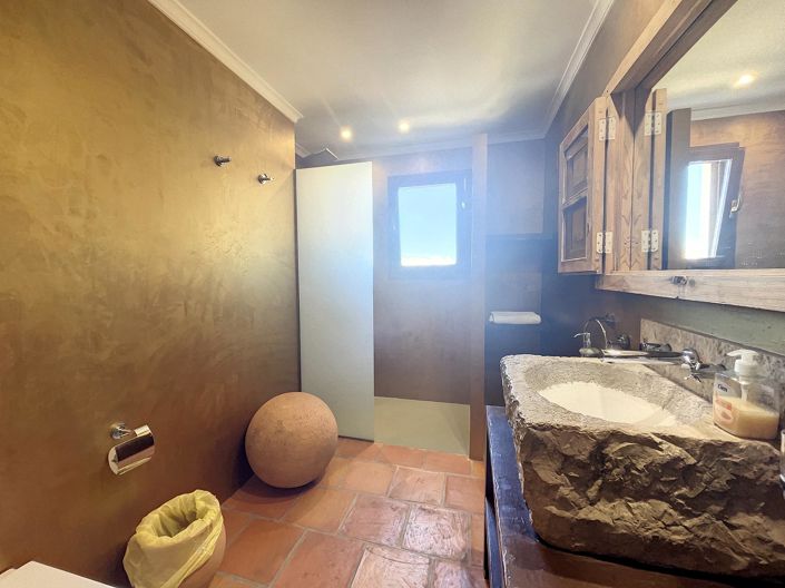 Image No.4-4 Bed Villa for sale