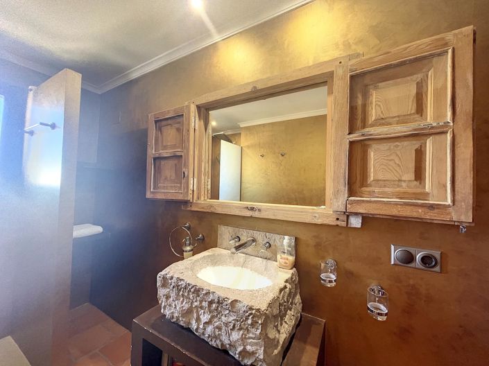 Image No.6-4 Bed Villa for sale