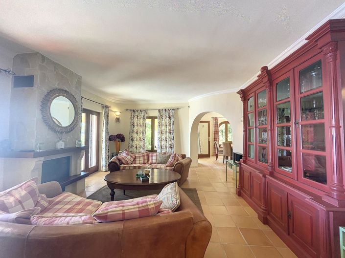 Image No.10-4 Bed Villa for sale