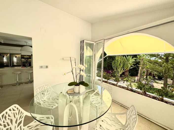 Image No.6-5 Bed Villa for sale