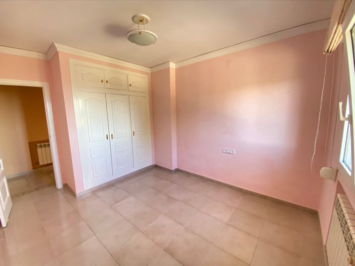 Image No.28-5 Bed Villa for sale