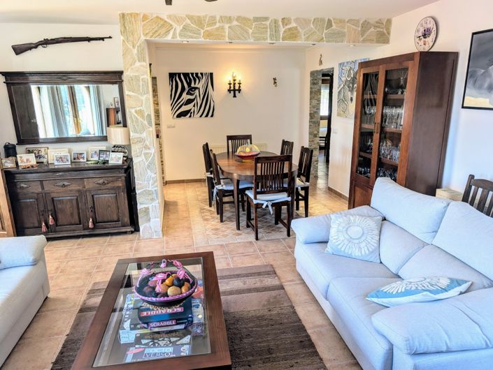 Image No.10-4 Bed Villa for sale