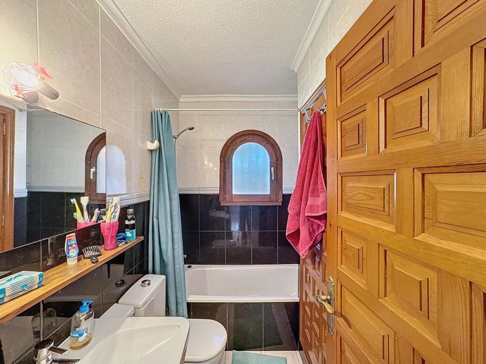 Image No.34-4 Bed Villa for sale