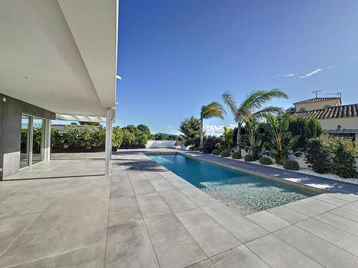 Image No.10-5 Bed Villa for sale