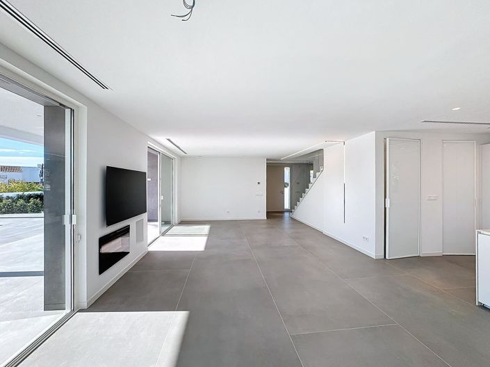 Image No.7-5 Bed Villa for sale