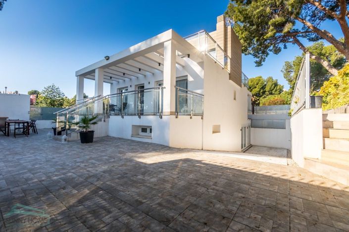 Image No.2-4 Bed Villa for sale