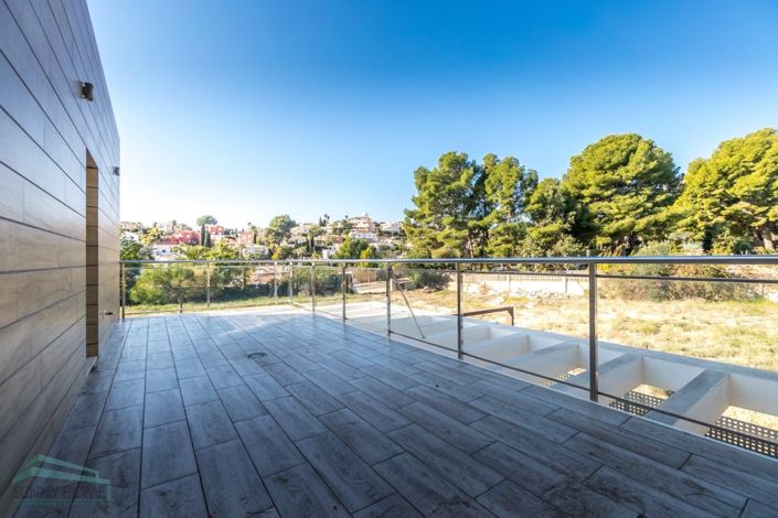 Image No.5-4 Bed Villa for sale