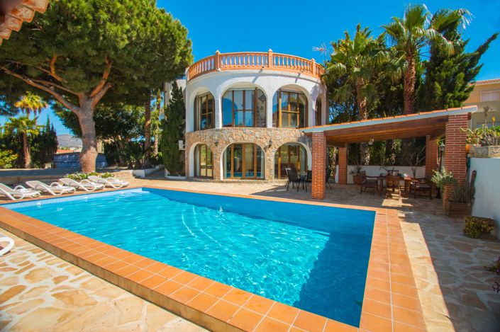Image No.1-5 Bed Villa for sale