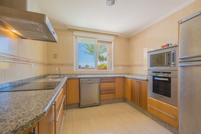 Image No.10-7 Bed Villa for sale