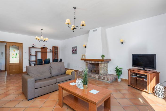 Image No.10-4 Bed Villa for sale