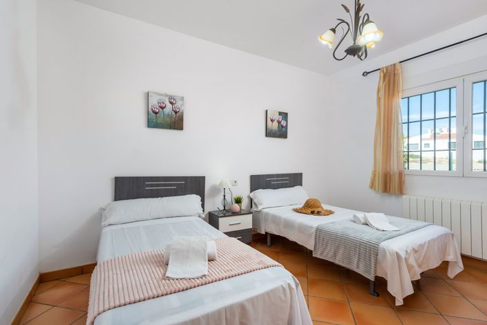 Image No.24-4 Bed Villa for sale