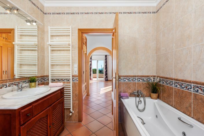 Image No.29-4 Bed Villa for sale