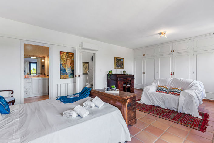 Image No.28-5 Bed Villa for sale