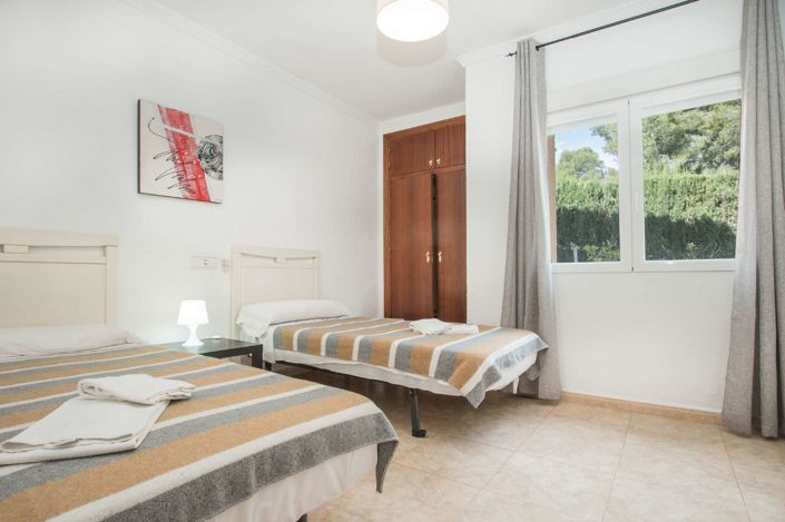 Image No.15-12 Bed Villa for sale