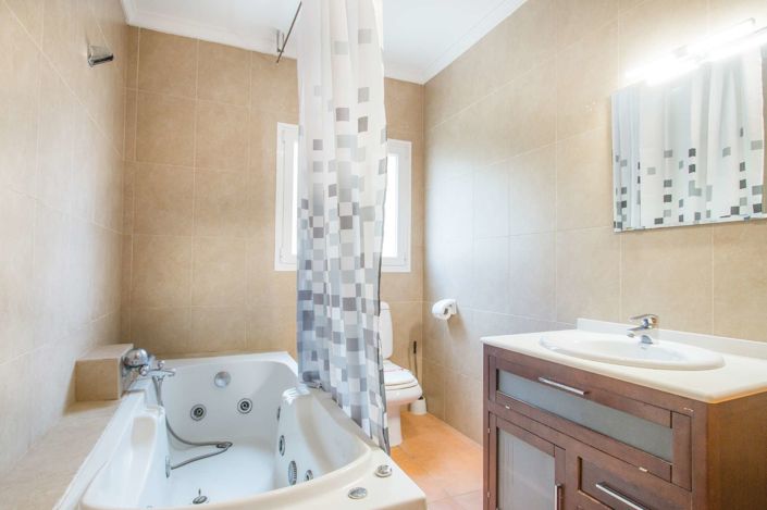 Image No.30-12 Bed Villa for sale