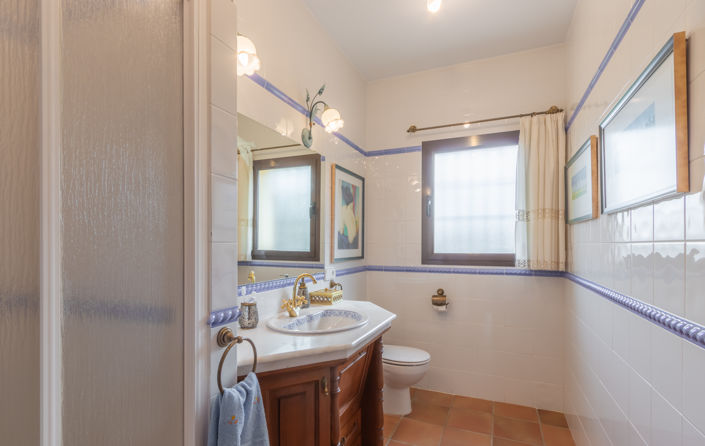 Image No.9-5 Bed Villa for sale