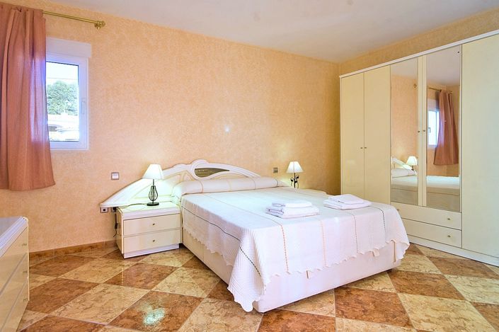 Image No.15-8 Bed Villa for sale