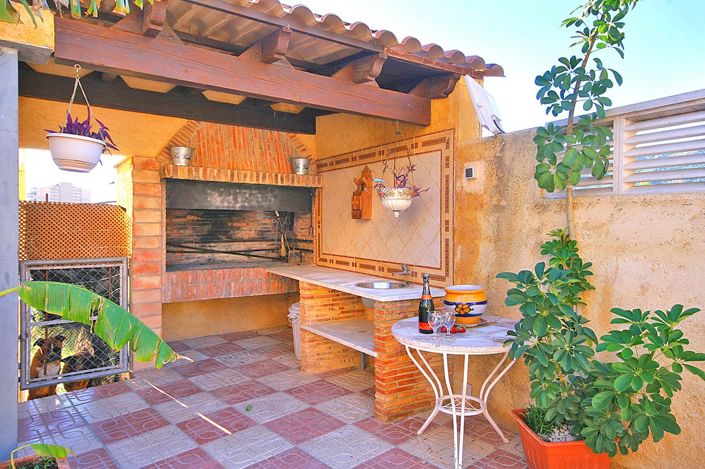 Image No.20-8 Bed Villa for sale