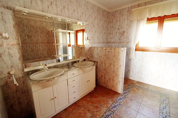 Image No.11-5 Bed Villa for sale