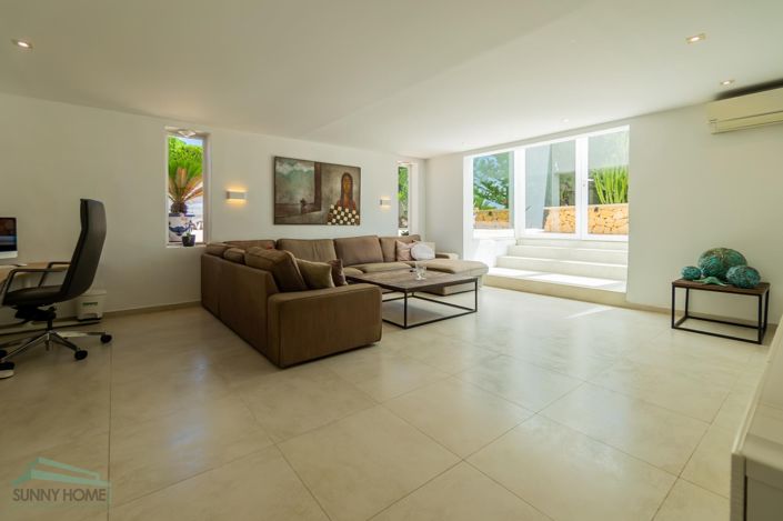 Image No.9-5 Bed Villa for sale