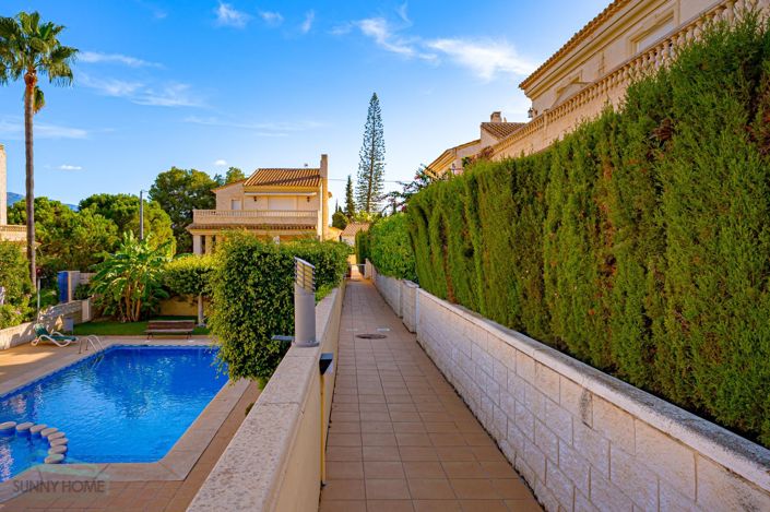 Image No.3-4 Bed Villa for sale