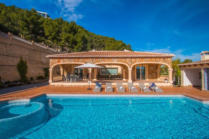 Image No.1-4 Bed Villa for sale
