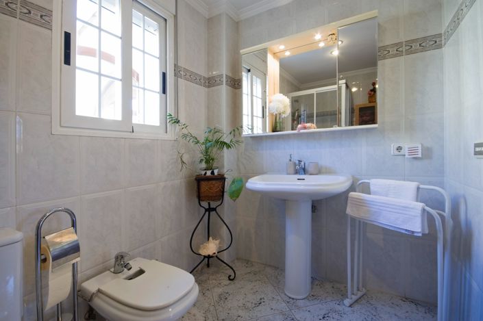 Image No.25-5 Bed Villa for sale