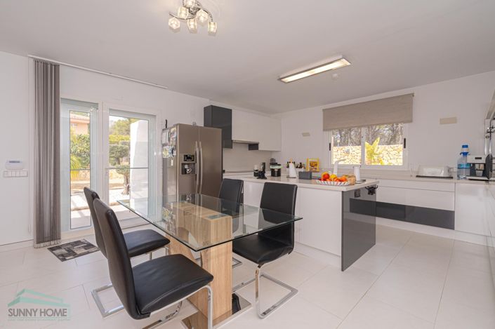 Image No.6-4 Bed Villa for sale