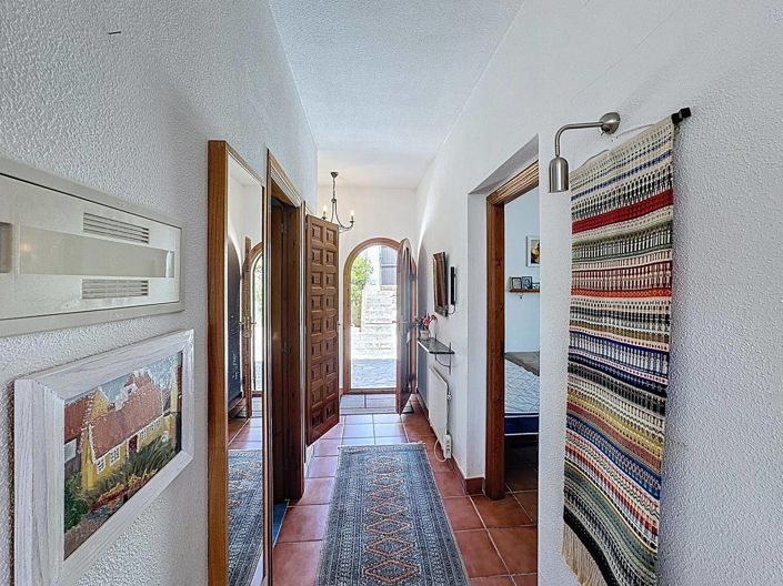 Image No.4-4 Bed Villa for sale