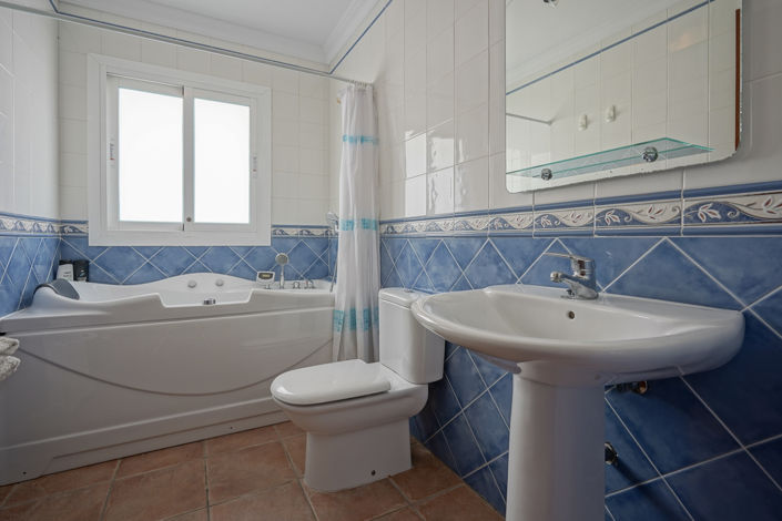 Image No.35-4 Bed Villa for sale