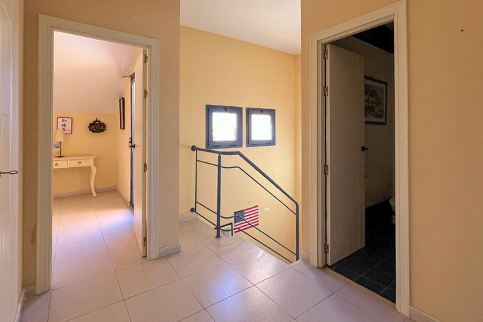 Image No.20-4 Bed Apartment for sale