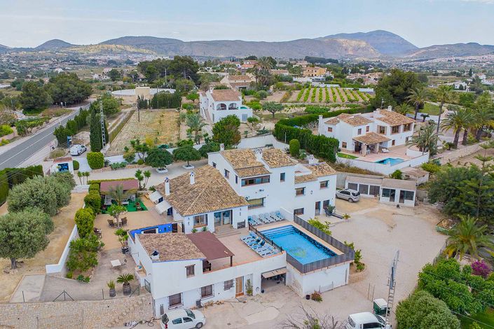 Image No.1-11 Bed Villa for sale