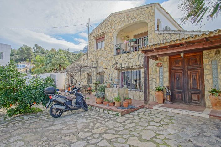 Image No.3-6 Bed Villa for sale