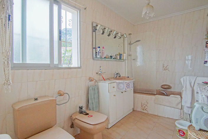 Image No.38-6 Bed Villa for sale