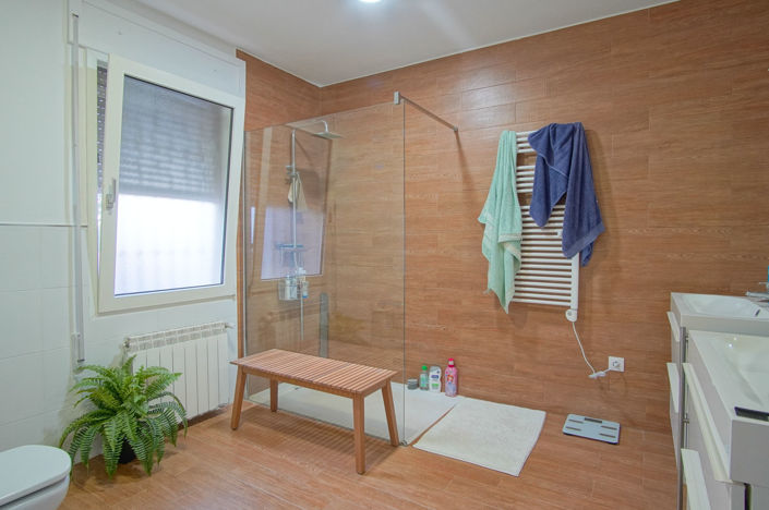 Image No.6-6 Bed Villa for sale