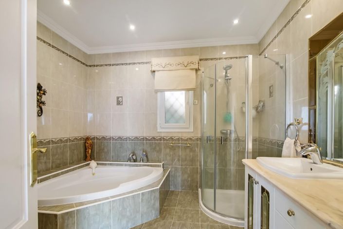 Image No.5-4 Bed Villa for sale