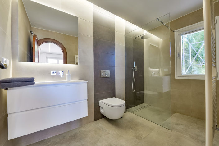 Image No.36-8 Bed Villa for sale