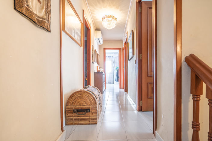 Image No.10-4 Bed Townhouse for sale