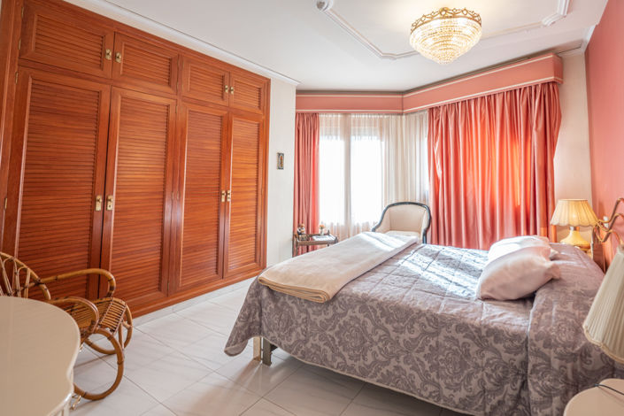 Image No.11-4 Bed Townhouse for sale