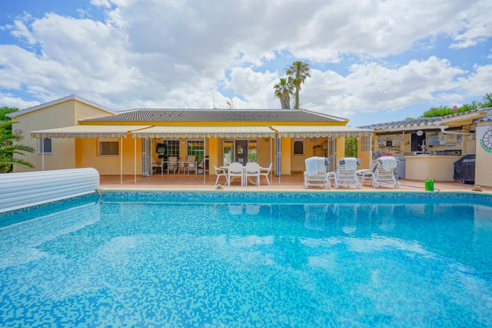 Image No.2-5 Bed Villa for sale