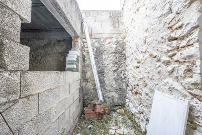 Image No.14-1 Bed Land for sale