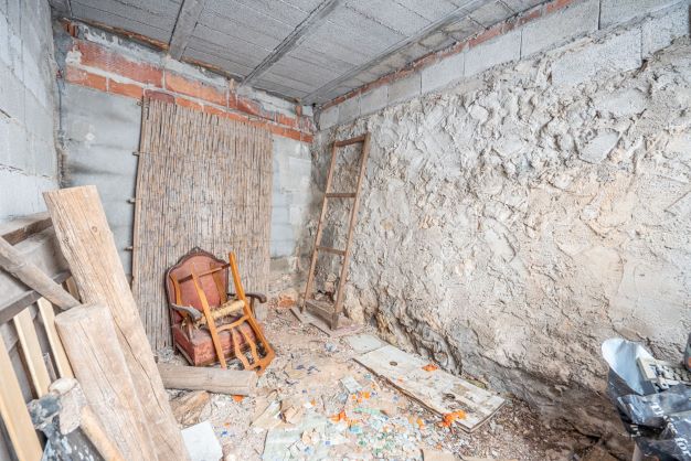 Image No.19-1 Bed Land for sale