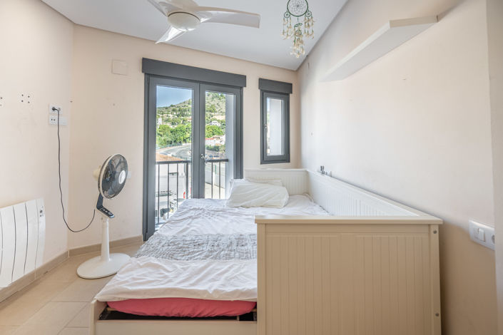 Image No.11-4 Bed Townhouse for sale