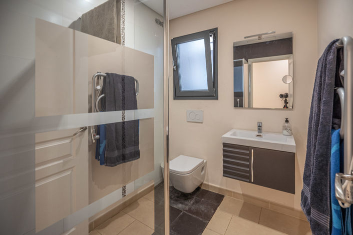 Image No.12-4 Bed Townhouse for sale