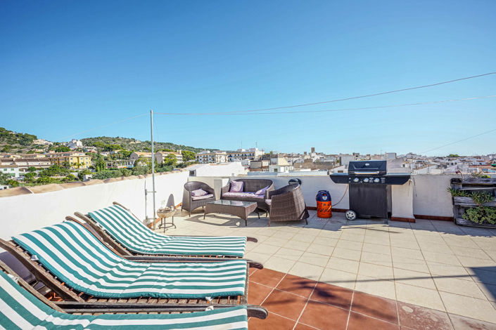 Image No.20-4 Bed Townhouse for sale