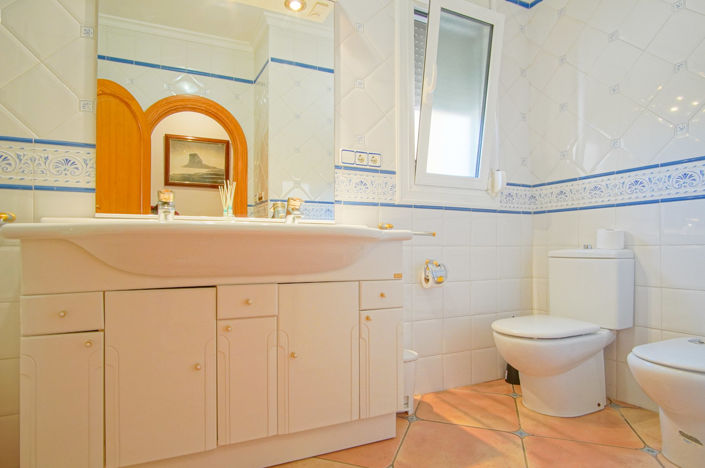 Image No.25-8 Bed Villa for sale