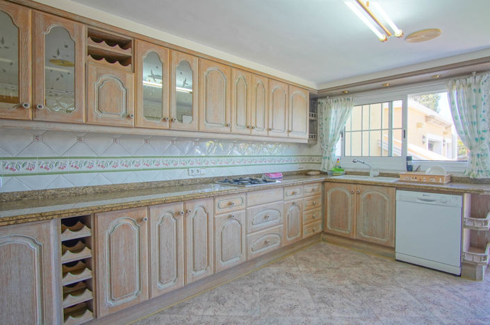 Image No.40-8 Bed Villa for sale